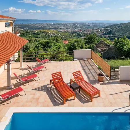 In With Private Pool And Garden * Solin