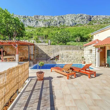 Vila In With Private Pool And Garden *