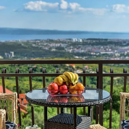 Vila In With Private Pool And Garden