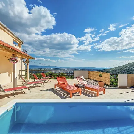 Vila In With Private Pool And Garden Solin