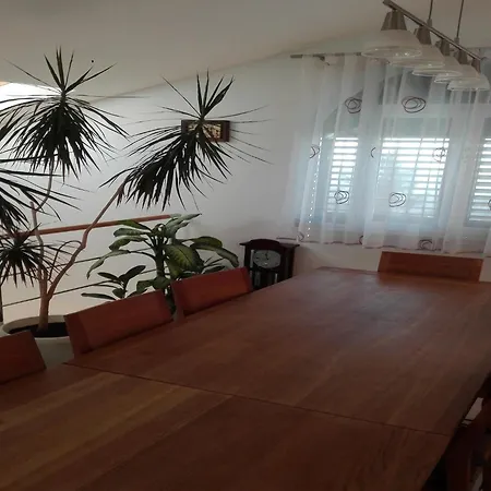 In With Private Pool And Garden